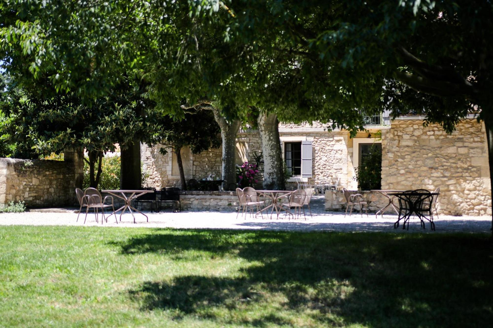 Mas Chateau Blanc Bed & Breakfast Avignon Exterior photo