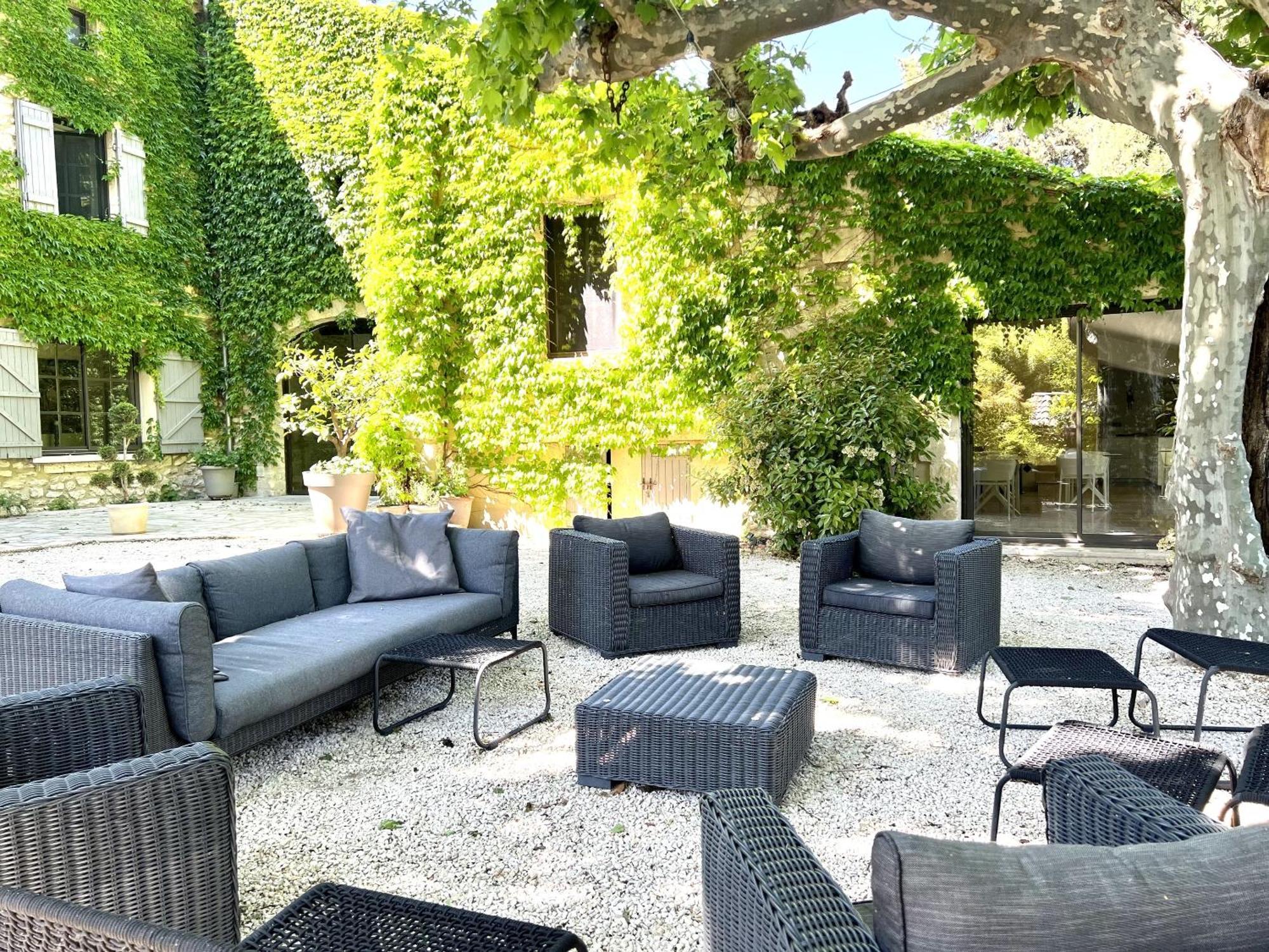 Mas Chateau Blanc Bed & Breakfast Avignon Exterior photo