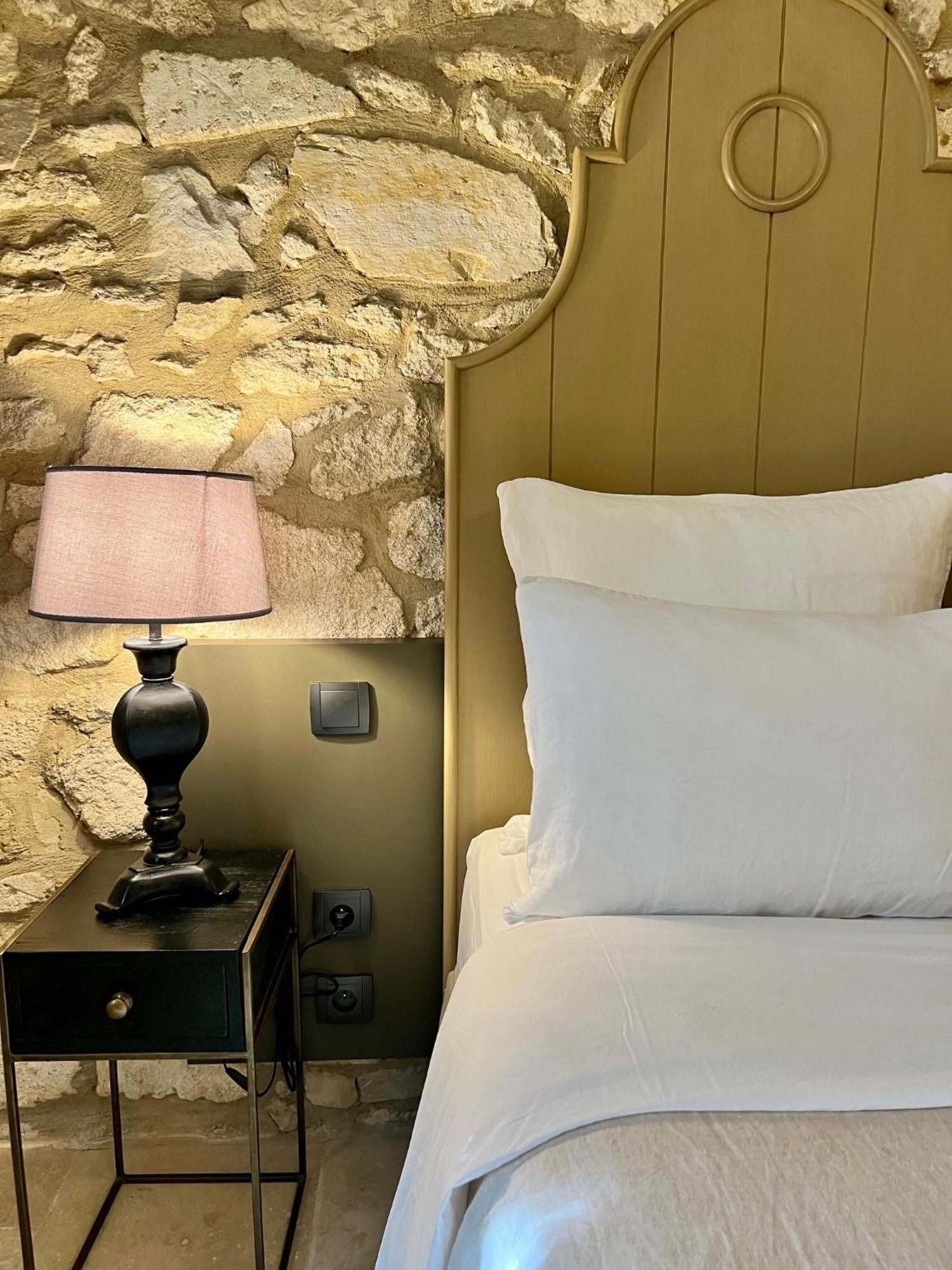 Mas Chateau Blanc Bed & Breakfast Avignon Room photo