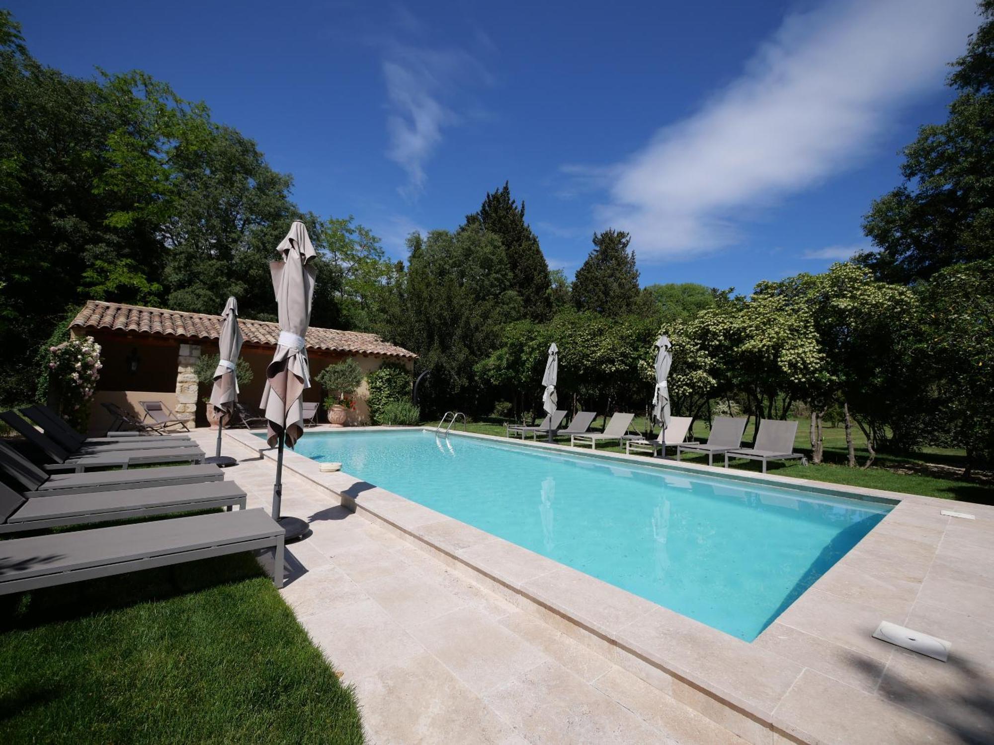 Mas Chateau Blanc Bed & Breakfast Avignon Exterior photo